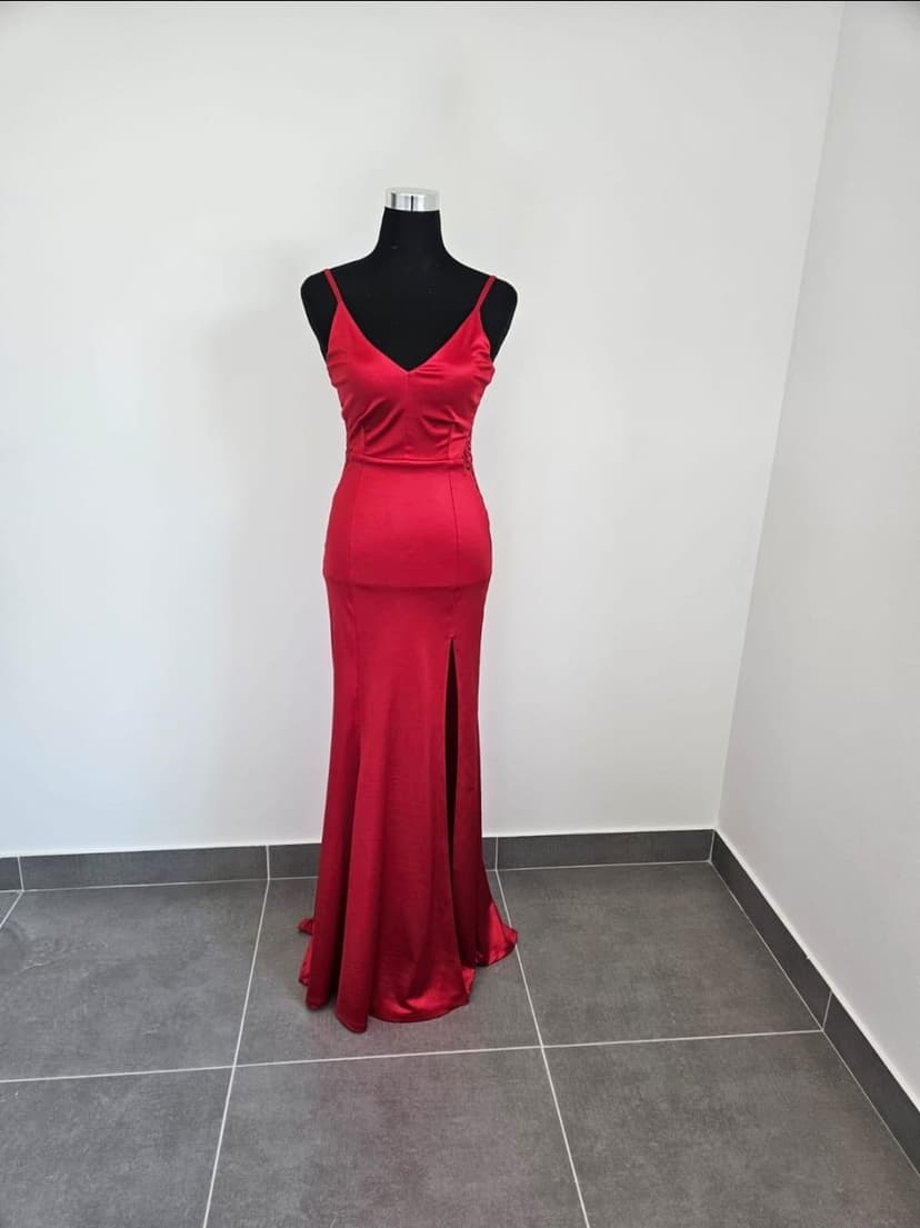 Belly Beautiful - Dress Hire & Photography
