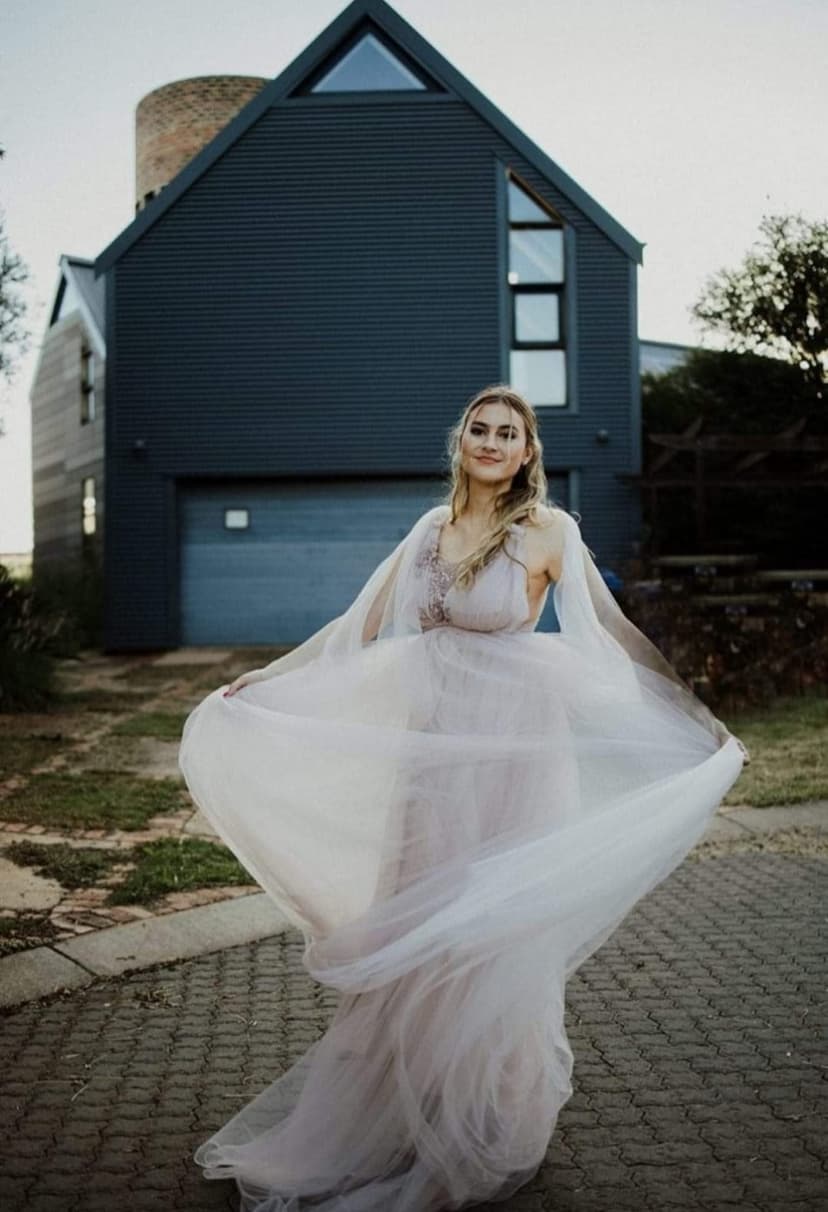 Belly Beautiful - Dress Hire & Photography